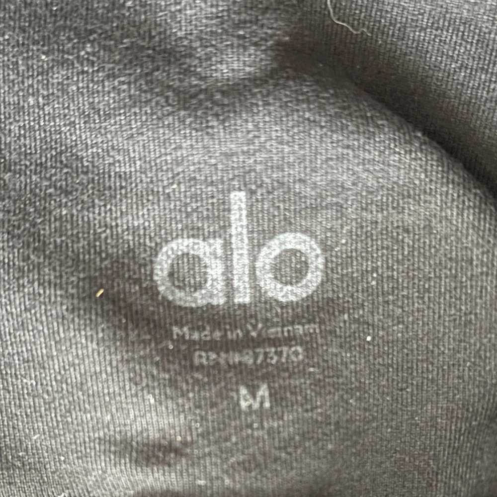 ALO Yoga Black/ Dusty Rose Goddess Leggings - Picture 3 of 3